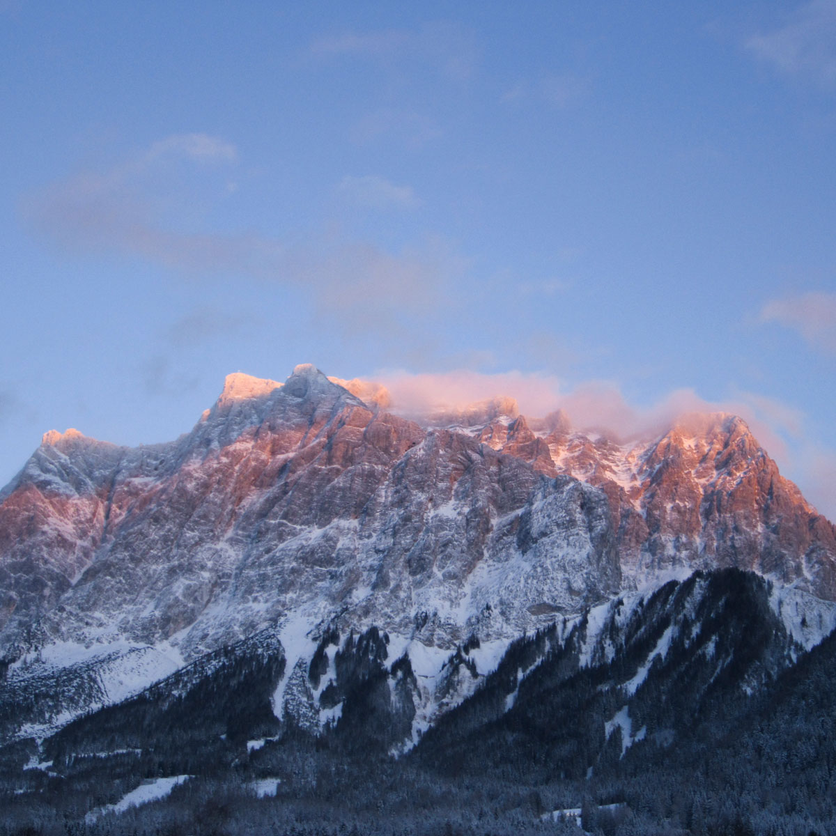 Atikelbild Sommerwanderung Schneeballschlacht Abendstimmung an der Zugspitze