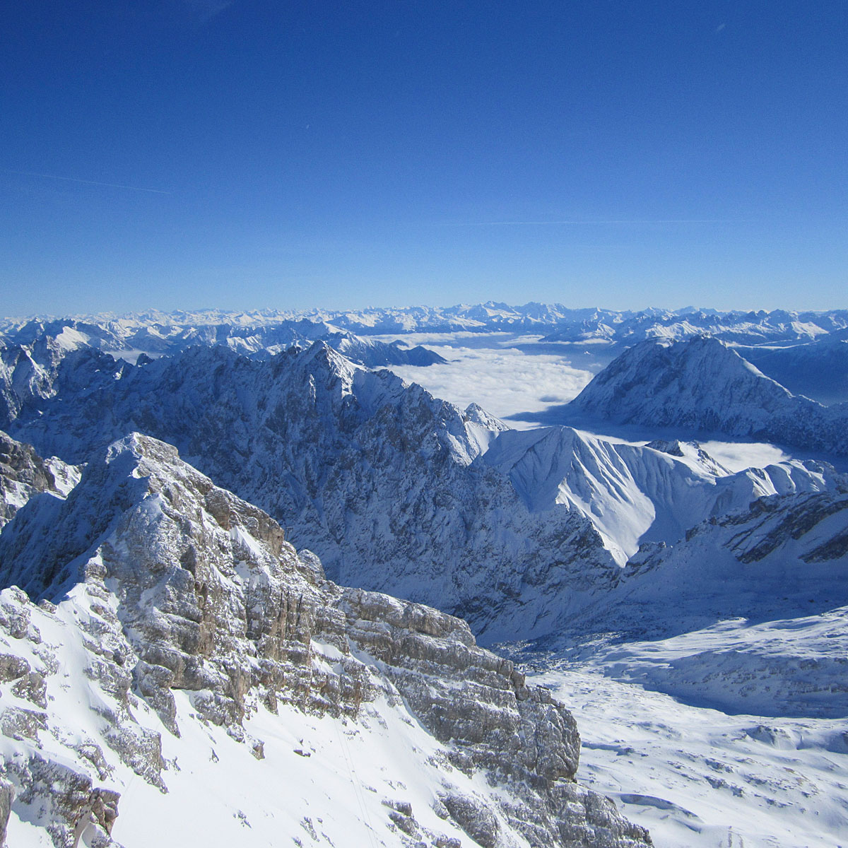 Artikelbild Sommerwanderung Schneeballschlacht Panorama Zugspitze