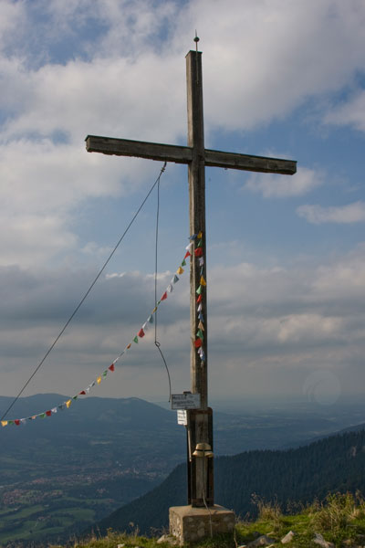 Artikelbild Isarwinkeltour Gipfelkreuz Schönberg Lenggries