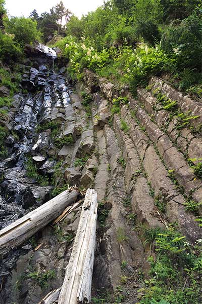 Artikelbild Basaltsäulen am Geologenstein Schlern